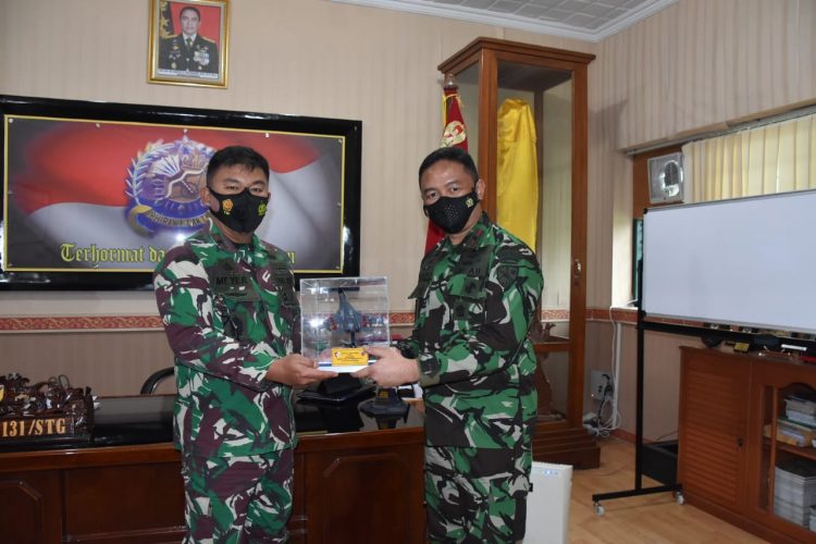 Danrem 131/Santiago Sambut Kunjungan Silaturahmi Danlanud Sam Ratulangi