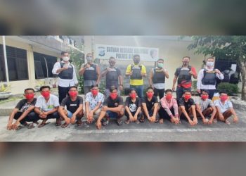 11 Anak Muda Bitung Bawa Ratusan Panah Wayer