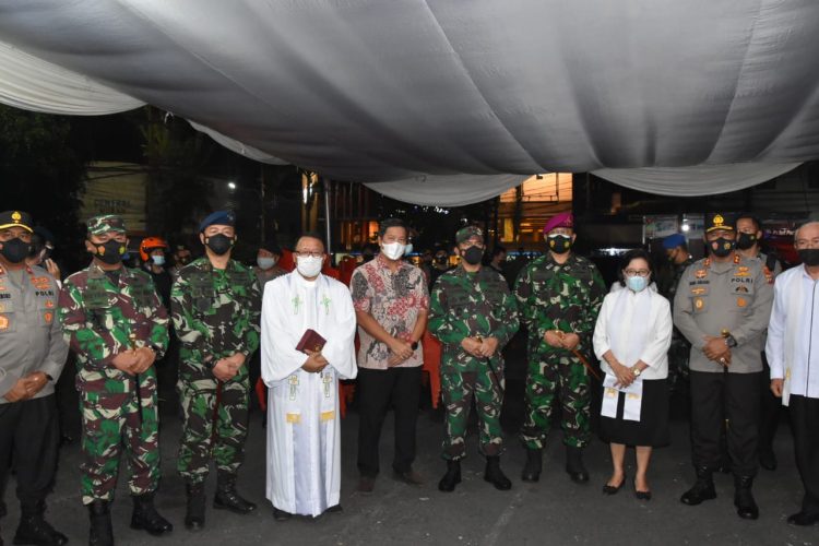 Danrem 131/Santiago bersama   Pangdam XIII/Merdeka dan Forkopimda Tinjau langsung Pengamanan Ibadah Paskah di Manado