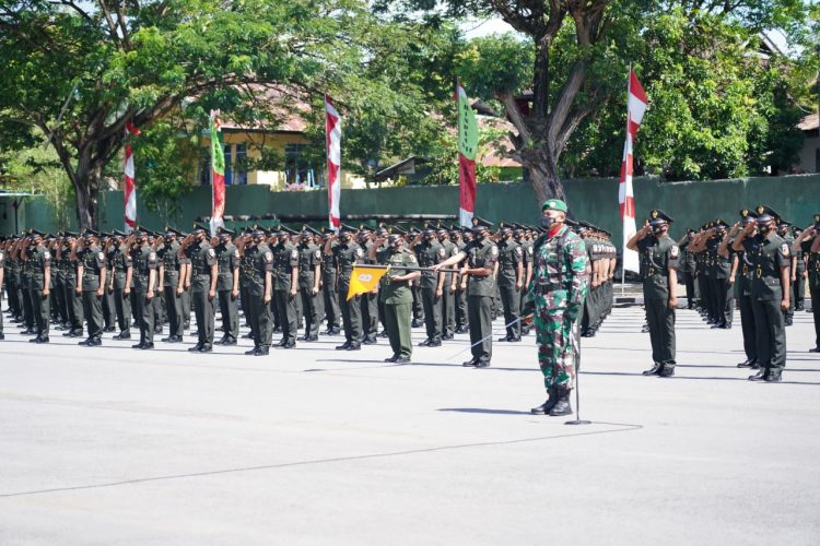 Pangdam XIII/Merdeka Tutup Pendidikan Pertama 594 Prajurit Tamtama