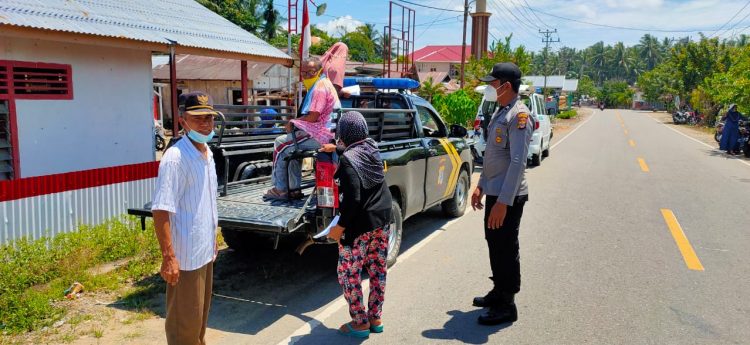 Polisi dan Tentara Antar Jemput Warga Pinolosian ke Gerai Vaksin