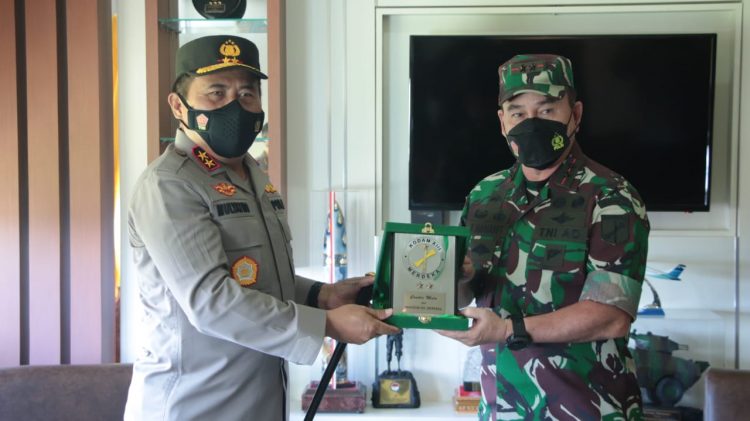 Irjen Mulyatno Bertandang ke Markas Kodam XIII/Merdeka