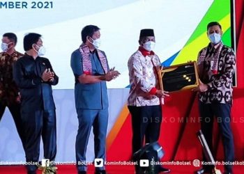 Iskandar- Deddy Terima Penghargaan BPJS Ketenagakerjaan