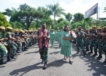 Pangdam XIII/Merdeka Kunjungi Batalyon Armed 19/Bogani