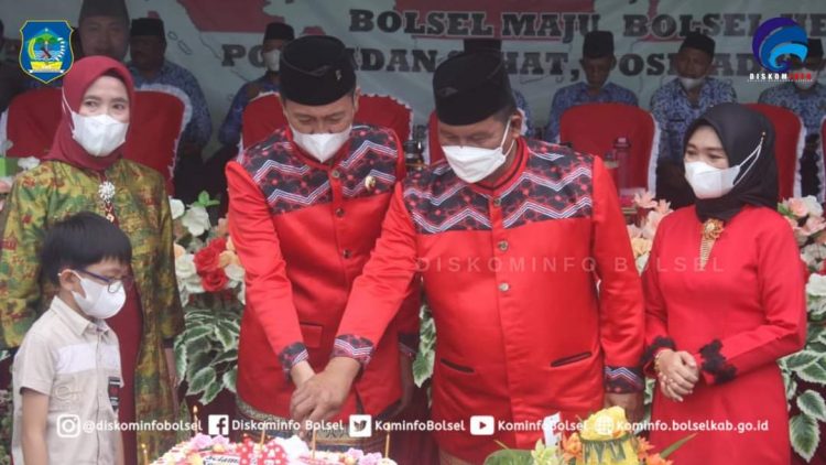 Iskandar- Deddy Hadiri HUT Kecamatan Posigadan