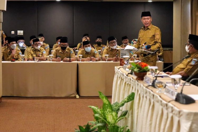 Bupati Iskandar Kamaru Tegaskan OPD Harus Teliti saat Mengumumkan RUP