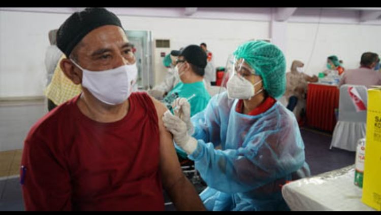 Kemenkes Terbitkan Aturan Baru Tentang Vaksinasi Booster Lansia