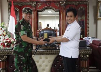 Danrem 131/Santiago Brigjen TNI Mukhlis Disambut Hangat Saat Silaturahmi ke DPRD Sulut