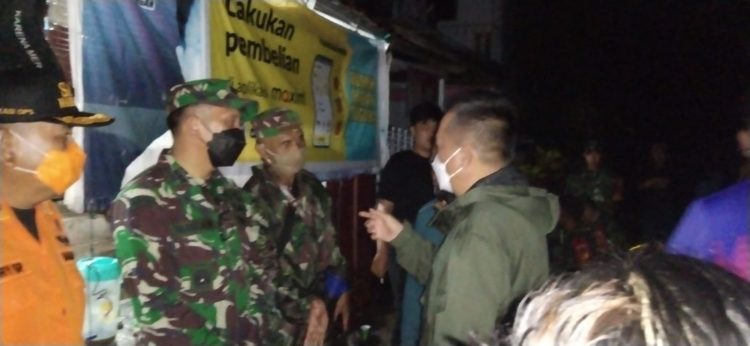 Kodim 1309/Manado Cepat Turun ke Lokasi Banjir Bantu Warga Singkil