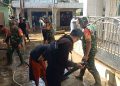 Koramil 1309-01/Tuminting Serbu Ternate Tanjung, Bersihkan Sisa Banjir