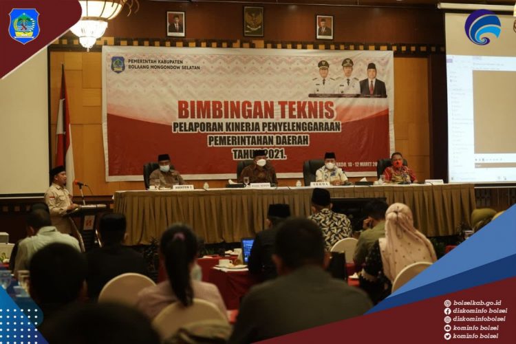 Wabup Deddy Abdul Hamid Tutup Bimtek LPPD Bolsel