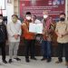 Wabup Bolsel Serahkan Sertifikat Tanah Hibah Kepada Ketua KPU RI