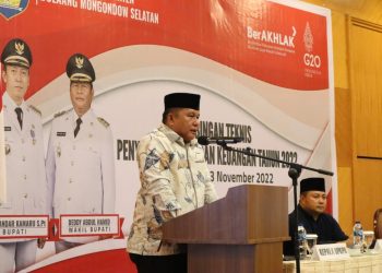 Wabup Bolsel Tutup Bimtek Penyusunan Laporan Keuangan Tahun 2022
