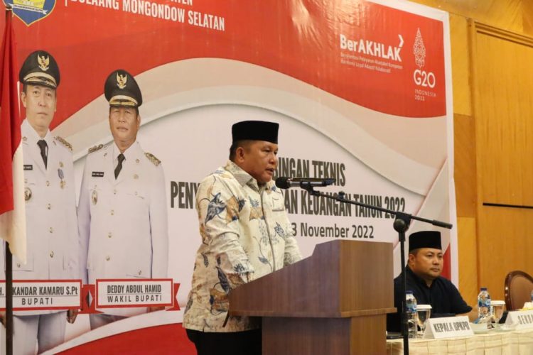Wabup Bolsel Tutup Bimtek Penyusunan Laporan Keuangan Tahun 2022