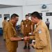 Bupati Serahkan Kendis untuk Seluruh Sangadi Boltim