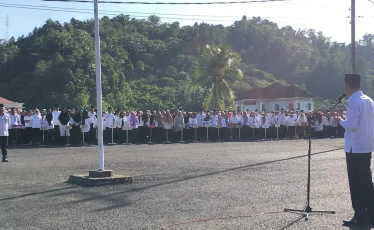 Pimpin Apel Kerja Perdana Pemkab Bolsel, Ini Pesan Bupati Iskandar Kamaru