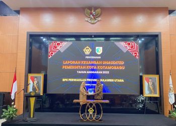 Wali Kota Tatong Bara Serahkan LKPD Unaudited ke BPK RI