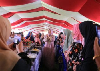 Walikota Tatong Bara Disambut Warga Kotamobagu Utara Saat Hadiri Halal Bi Halal