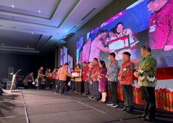 Tatong Terima Penghargaan Terbaik ke-2 PPD dan ke-3 Sulut Sensanitasional Award