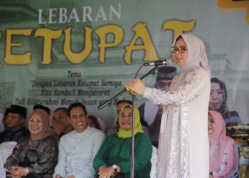 Walikota Tatong Bara Hadiri Lebaran Ketupat di Desa Pontodon