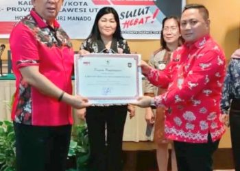 Pemda Bolsel Dapat Penghargaan Berkinerja Terbaik