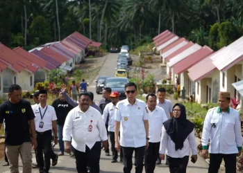 Bupati Iskandar Tinjau Rumah Relokasi di Tomoni