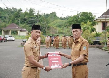 Serahkan SK 100 Persen ASN, Bupati Iskandar Kamaru Tekankan Hal ini