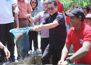 Tidak Hanya “Omon-Omon”, Begini Respons Bupati JG Menyikapi Peluang Bisnis Ikan Nila Minut yang Makin Terbuka