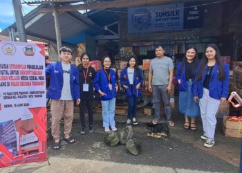Mahasiswa Polimdo Gali Potensi Digitalisasi di Pasar Beriman Tomohon