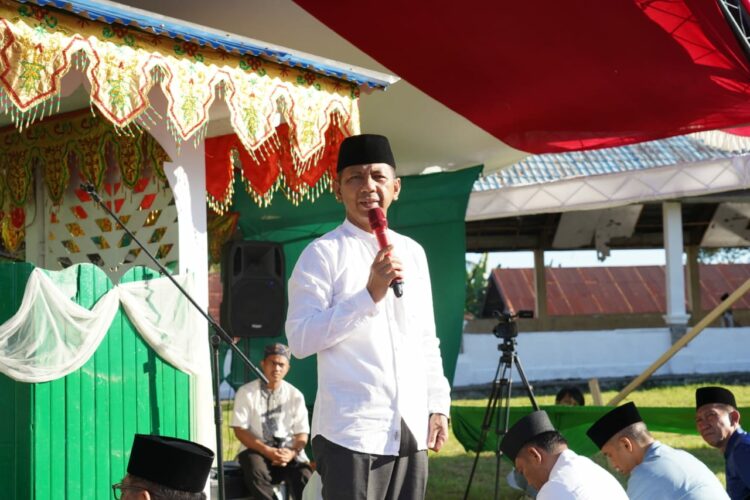 Pj Bupati Jusnan Salat Iduladha di Lapangan Da’agon Lolak