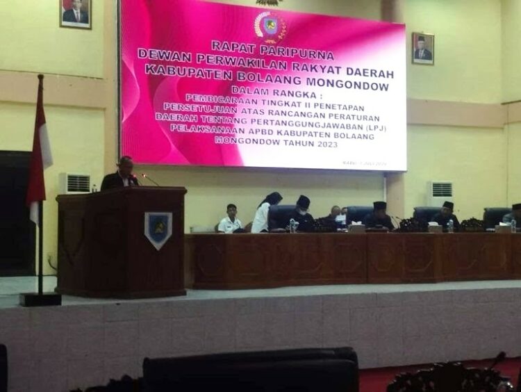 Rapat Paripurna DPRD Bolmong Tetapkan Persetujuan LPJ APBD 2023