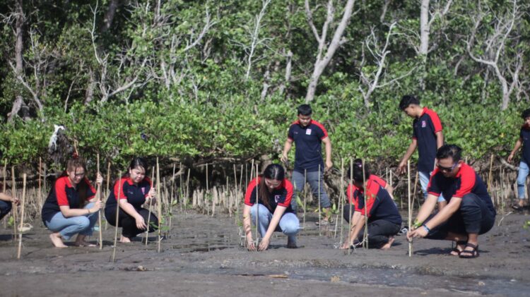 2.000 Mangrove untuk Pantai Tatiala Manado