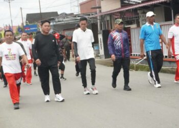 Jelang HUT ke-16 Bolsel, Bupati dan Wabup Meriahkan Jalan Sehat