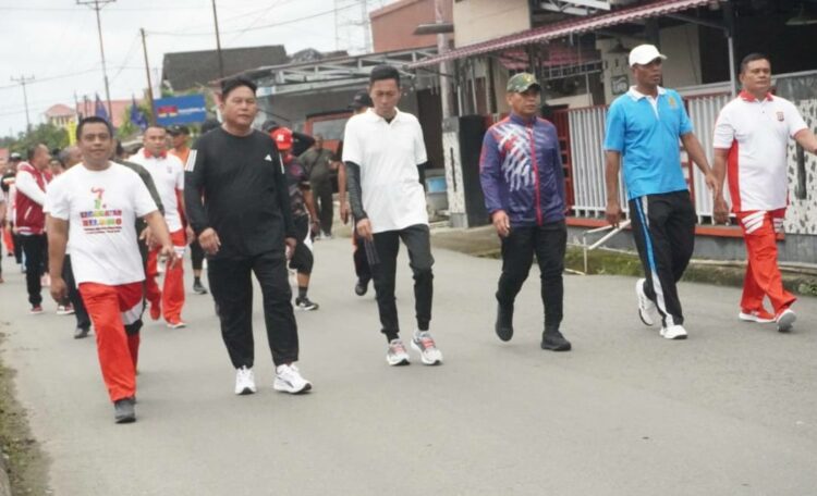 Jelang HUT ke-16 Bolsel, Bupati dan Wabup Meriahkan Jalan Sehat