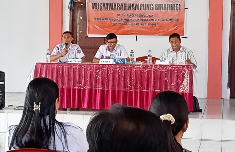 Jabatan Kapitalau Bertambah 2 Tahun, Pemerintah Kampung Birarikei Bahas Ulang RPJM