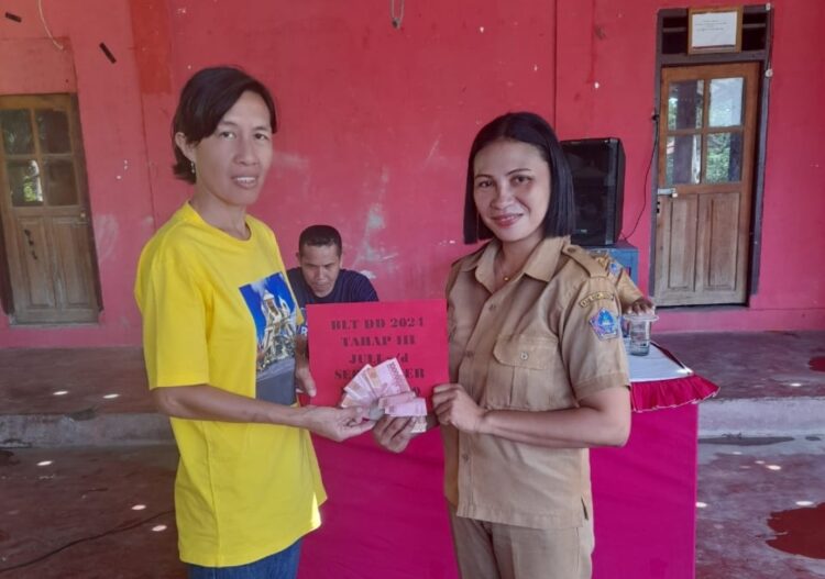 Pemerintah Kampung Lesah Rende Salurkan Bantuan Tunai Kepada 46 Kepala Keluarga