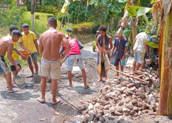 Alokasikan Anggaran Kurang Lebih Rp123 Juta, Kapitalau Herlin Tahulending Beri Pendapatan Tambahan Kepada Warganya