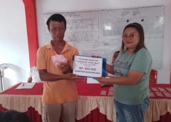 Kapitalau Katlin Mangolo Salurkan Bantuan Tunai Sebesar Rp17.100.000