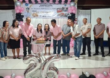 Pemerintah dan Masyarakat Kampung Lumbo Rayakan HUT ke-26, Didominasi Warna Pink dan Hitam, Ternyata ini Artinya