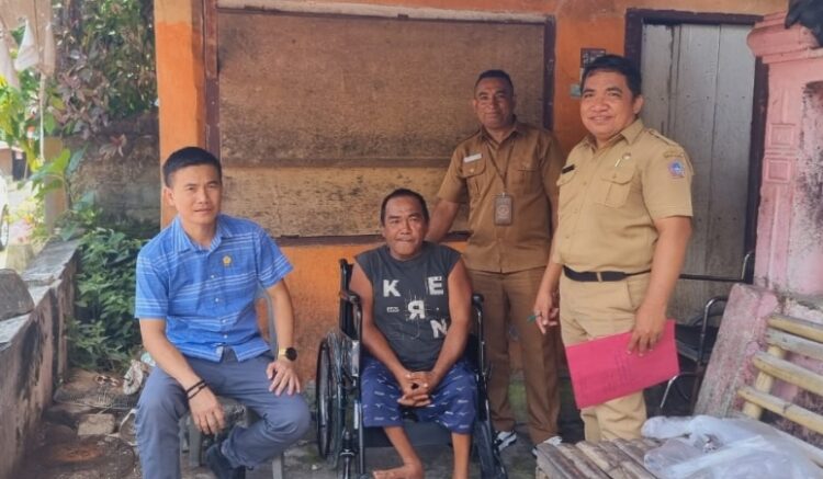 Belasan Tahun Terabaikan, ART Fasilitasi Bantuan Kursi Roda Kepada Warga Penyandang Disabilitas di Akesembeka