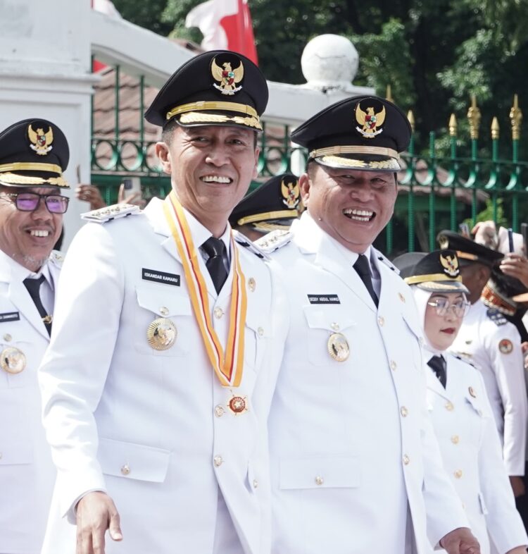 Iskandar Kamaru dan Deddy Abdul Hamid Resmi Pimpin Bolsel 2025-2030
