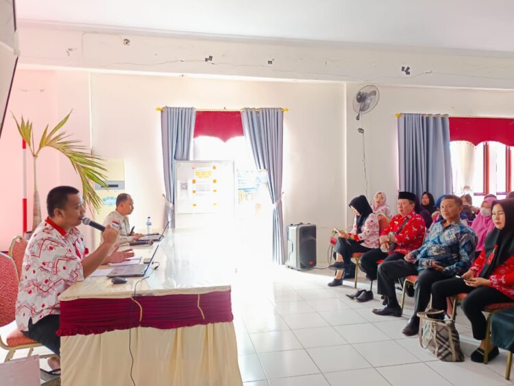 Disdikbud Bolsel Rapat Bersama Kepsek Bahas SIPLah