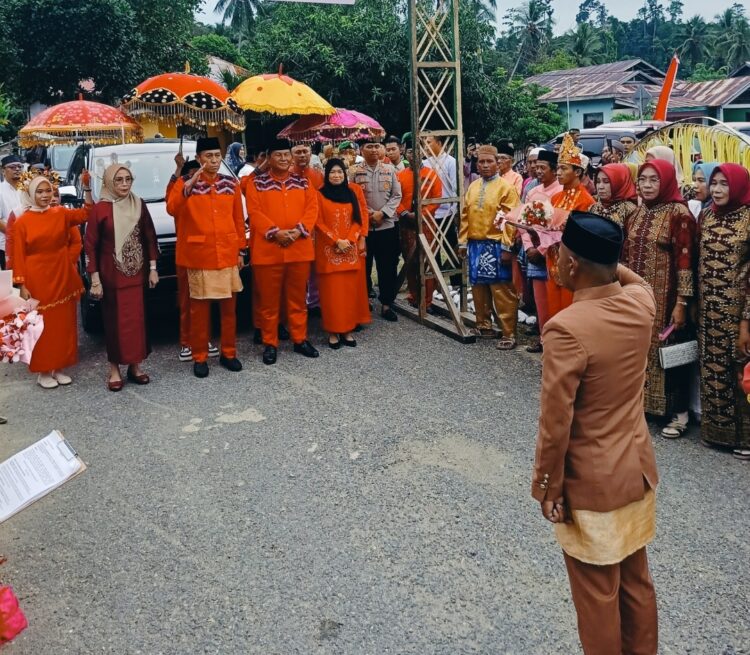 Kunker Perdana, Iskandar- Deddy Disambut Secara Adat Gorontalo