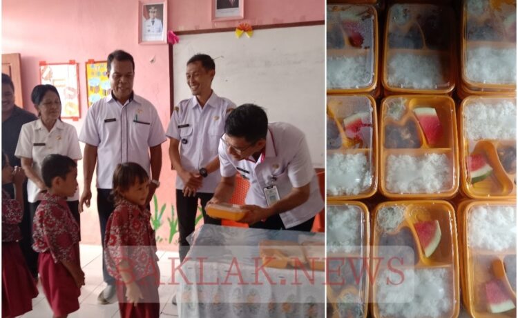 Dukung Program MBG, Pemerintah Kampung Birarikei Bagikan Makanan Bergizi Kepada Siswa SDN Bira