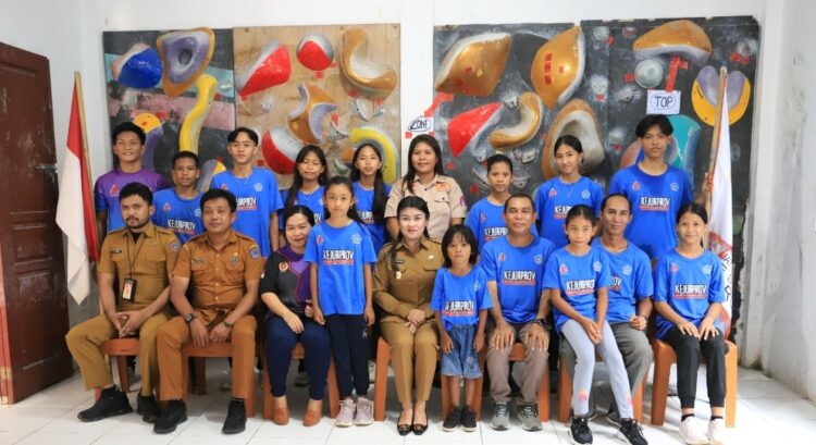 Bupati CHIKA Lepas 14 Atlet Panjat Tebing ke Lomba North Minahasa Climbing Competition