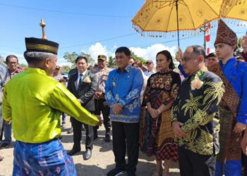 Gubernur Yulius Stevanus Hadiri Perayaan 121 Tahun Pekabaran Injil dan HUT ke-75 GMIBM di Bolmong