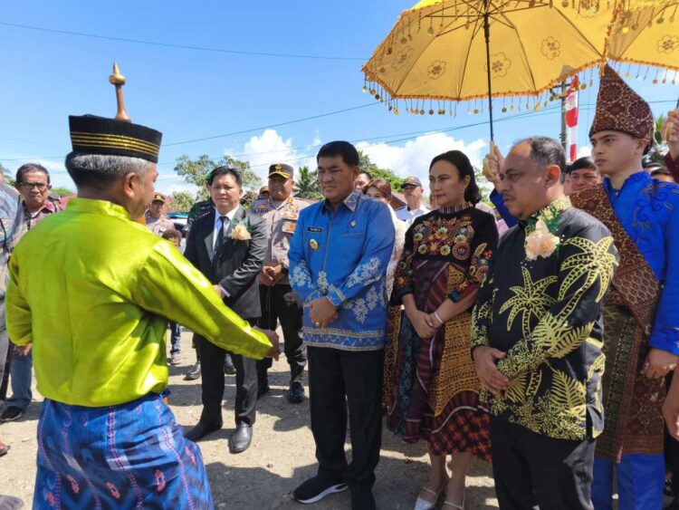 Gubernur Yulius Stevanus Hadiri Perayaan 121 Tahun Pekabaran Injil dan HUT ke-75 GMIBM di Bolmong