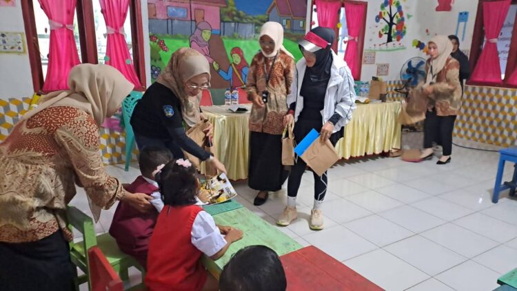 Kadisdikbud Bolsel dan Bunda PAUD Dampingi MPLS, Dorong Pembentukan Karakter
