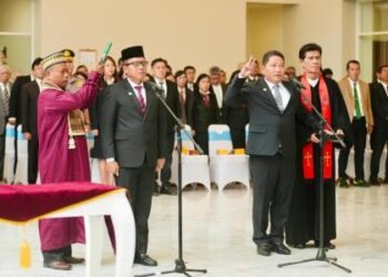 Tahlis Resmi Jabat Sekprov dan Kumendong Jadi Inspektur Daerah