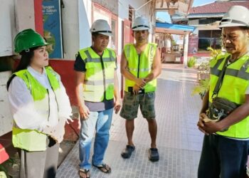 Bupati Chyntia Tinjau Rehabilitasi Gedung SMPN 1 Tagulandang: Tegaskan Pentingnya Kualitas dan Ketepatan Waktu